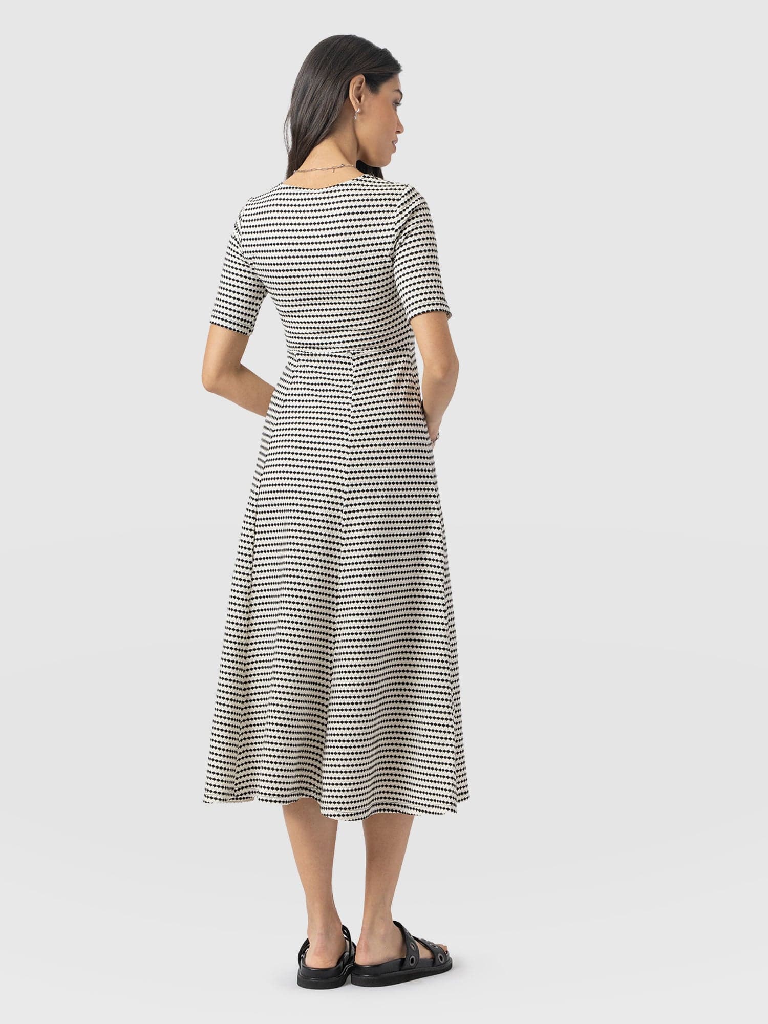 Darcey Short Sleeve Flared Dress Monochrome Jacquard - Women's Dresses | Saint + Sofia® USA